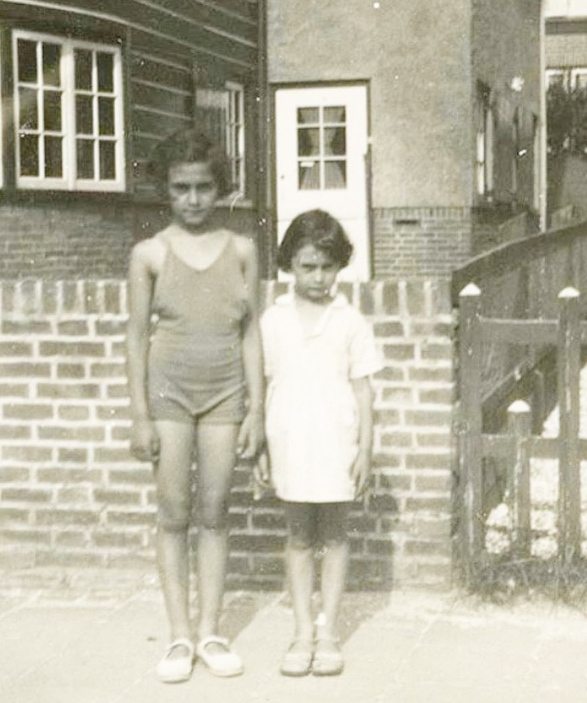 Read more about the article During the summer of 1934, Margot and Anne were permitted to go to a special holiday house for children in Zandvoort for two weeks.